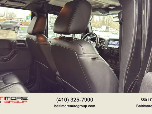Used 2014 Jeep Wrangler Unlimited Sahara image 38
