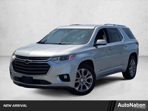 Used 2019 Chevrolet Traverse Premier w/ Driver Confidence II Package FWD image 1