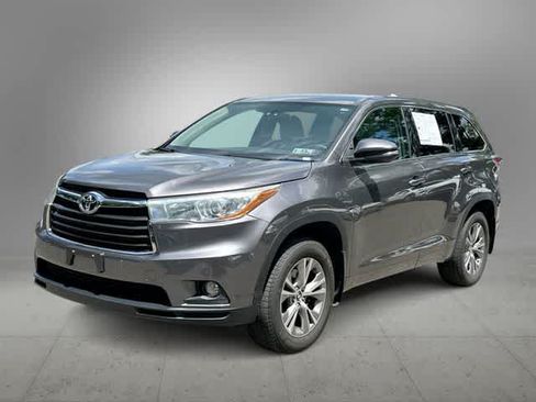 Used 2016 Toyota Highlander Plus AWD/4WD image 1