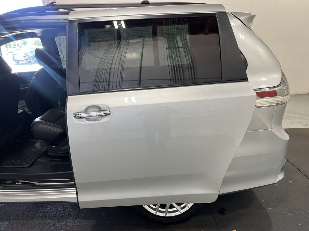 Used 2019 Toyota Sienna SE w/ SE Preferred Package AWD/4WD image 29