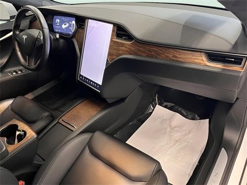 Used 2020 Tesla Model S Long Range Plus image 13