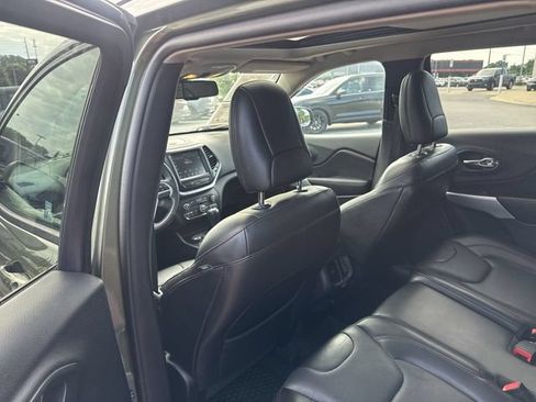 Used 2018 Jeep Cherokee Trailhawk w/ Quick Order Package 27L AWD/4WD image 25