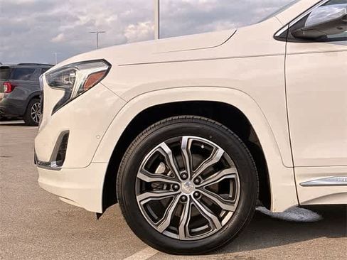 Used 2018 GMC Terrain Denali w/ Advanced Safety Package image 14