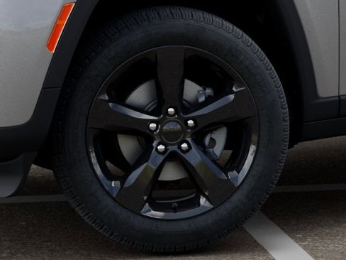 New 2026 Jeep Grand Cherokee Limited w/ Limited Altitude Package RWD image 8