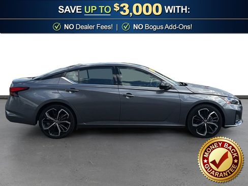 Used 2024 Nissan Altima 2.5 SR image 8