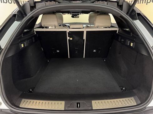 Used 2018 Land Rover Range Rover Velar R-Dynamic SE image 24