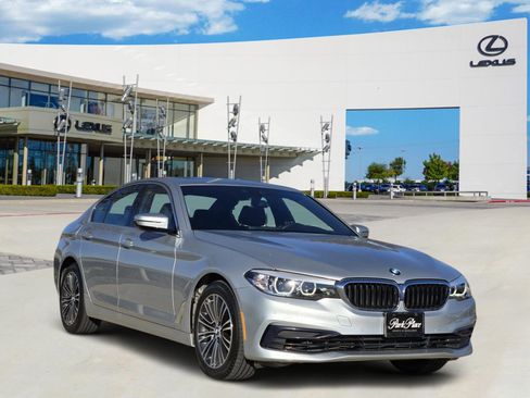 Used 2020 BMW 530i w/ Convenience Package image 2