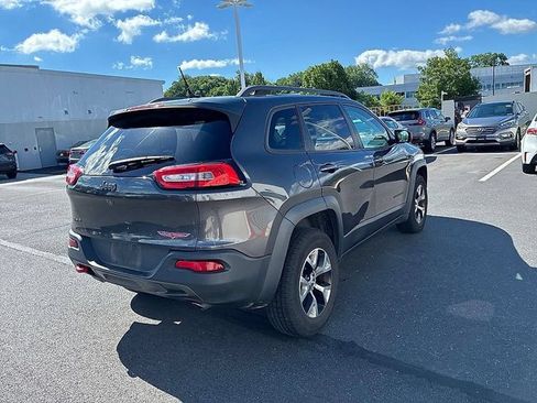 Used 2015 Jeep Cherokee Trailhawk AWD/4WD image 10