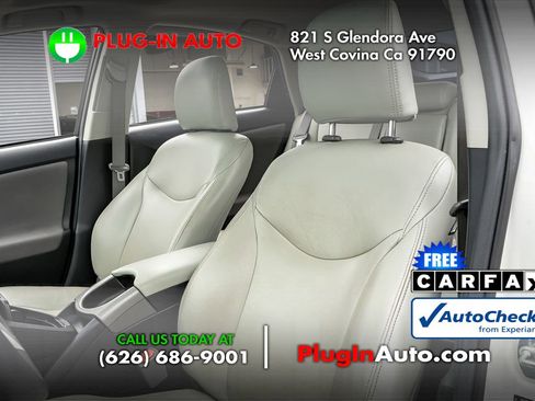 Used 2015 Toyota Prius Three w/ Solar Roof Package FWD image 7