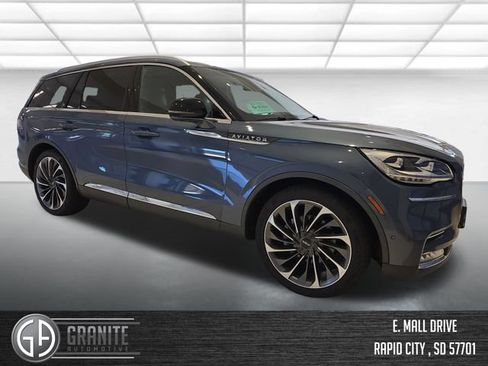 Used 2021 Lincoln Aviator Reserve w/ Equipment Group 202A AWD/4WD image 8