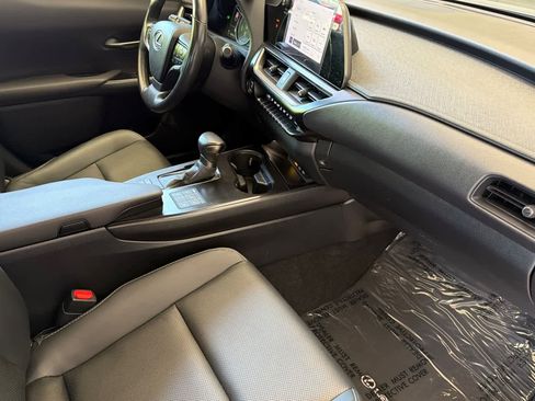Used 2024 Lexus UX 250h F Sport FWD image 17