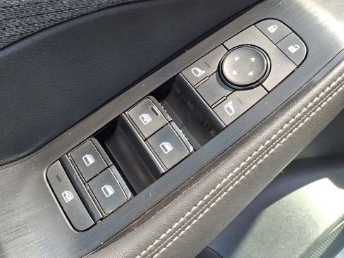 Used 2021 Nissan Rogue SV AWD/4WD image 16
