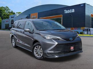 Used 2025 Toyota Sienna LE w/ LE Plus Package video 1