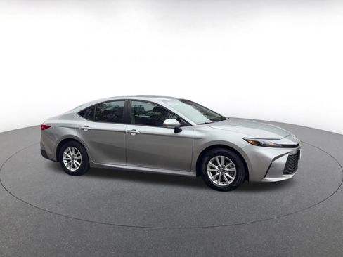 Used 2025 Toyota Camry LE image 2