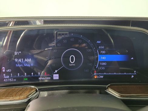 Used 2023 Cadillac Escalade Premium Luxury Platinum RWD image 25