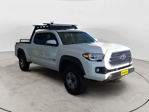 Used 2016 Toyota Tacoma TRD Off-Road image 7