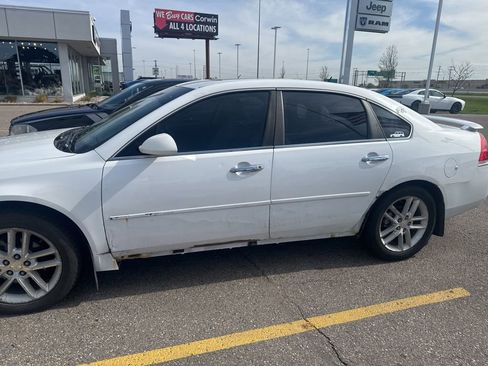 Used 2012 Chevrolet Impala LTZ FWD image 4