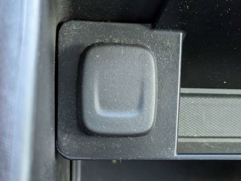 Used 2020 Chevrolet Tahoe LT w/ Z71 Midnight Edition image 33