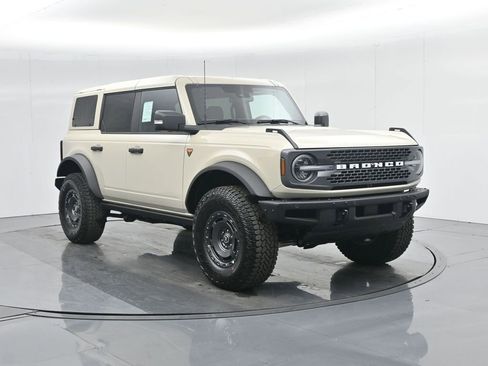 New 2025 Ford Bronco Badlands image 54