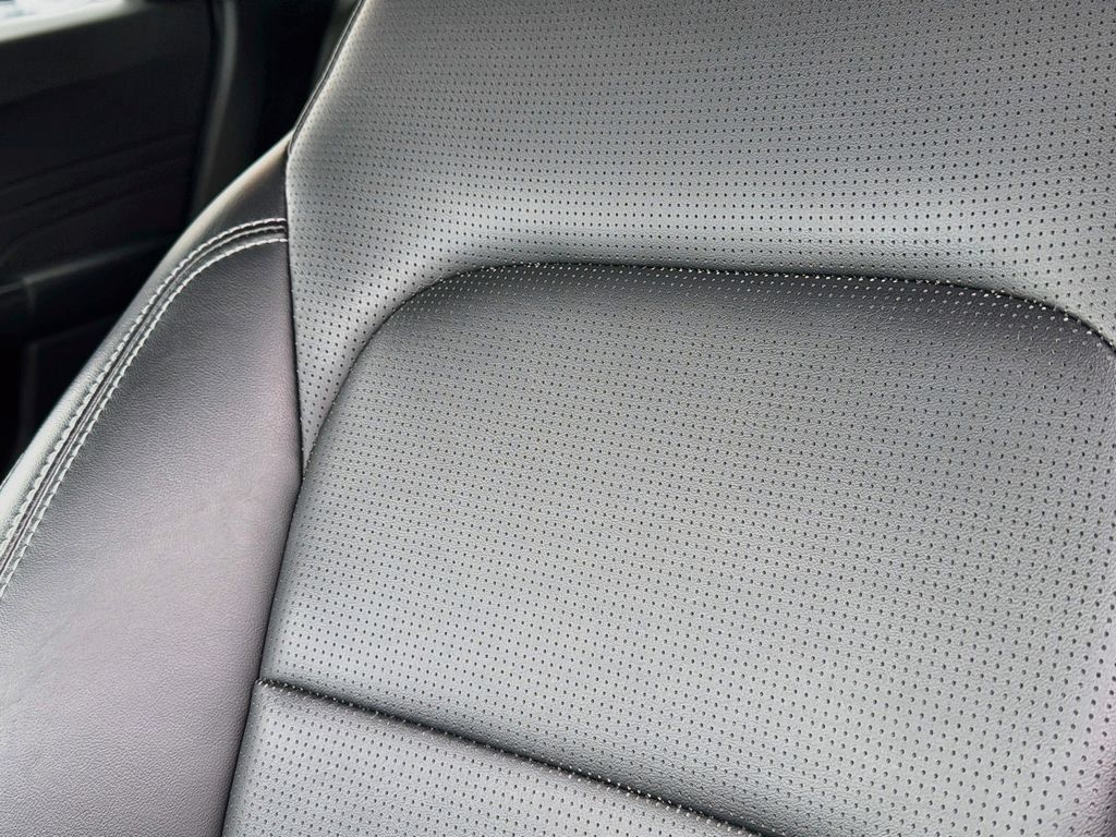 Used 2025 Ford Escape Platinum AWD/4WD image 21