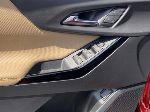 Used 2025 Chevrolet Equinox ACTIV w/ Safety and Technology Package image 17