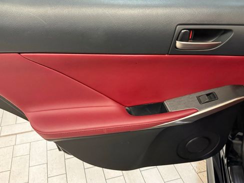 Used 2019 Lexus IS 300 AWD image 31