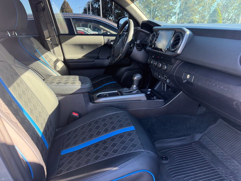 Used 2020 Toyota Tacoma TRD Off-Road AWD/4WD image 14