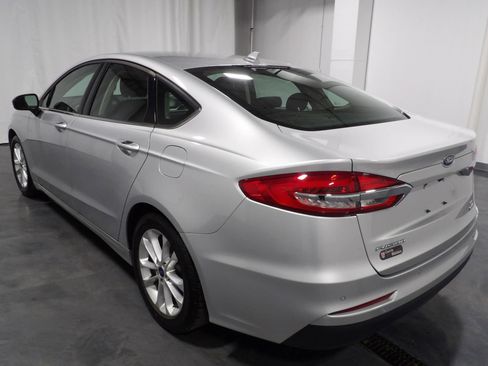 Used 2019 Ford Fusion SE FWD image 6