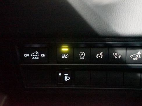 Certified 2025 Toyota Tundra Limited image 27