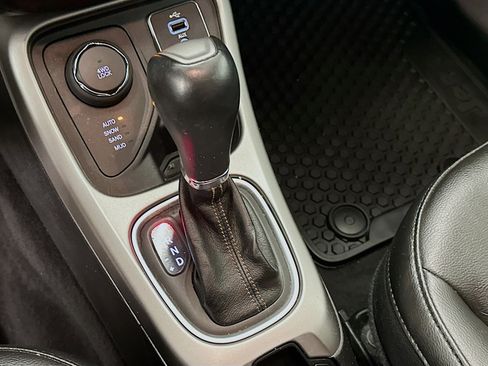 Used 2018 Jeep Compass Latitude w/ Popular Equipment Group AWD/4WD image 24