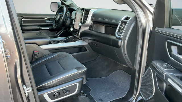 Used 2023 RAM 1500 Laramie AWD/4WD image 24