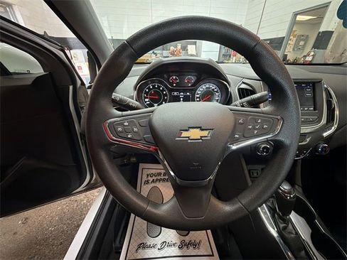 Certified 2019 Chevrolet Cruze LT w/ LT True North Edition image 14