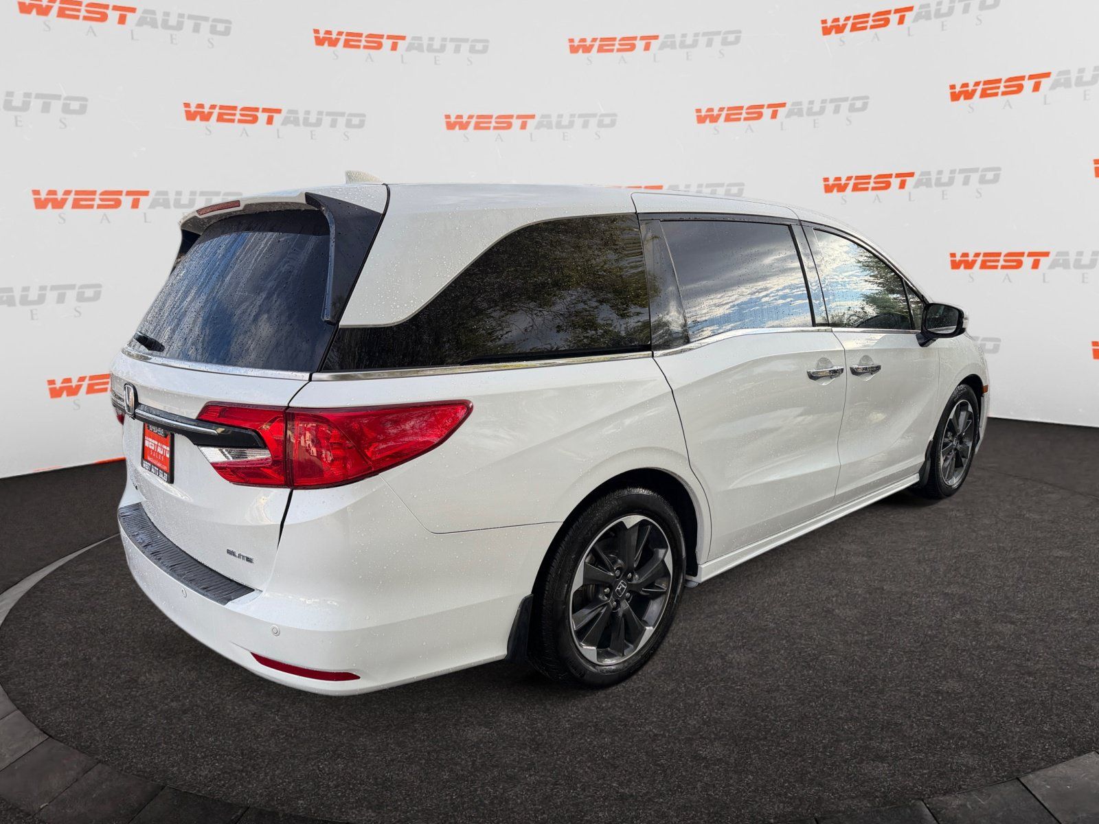 Used 2022 Honda Odyssey Elite image 5