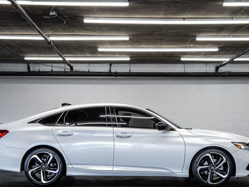 Used 2021 Honda Accord Sport image 6