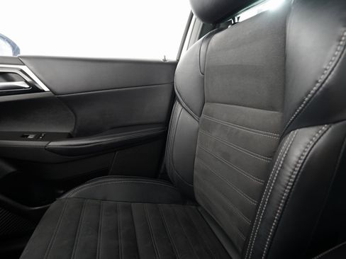 Used 2023 Mitsubishi Outlander SE image 27