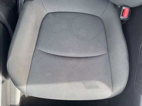 Used 2022 Toyota RAV4 LE image 16