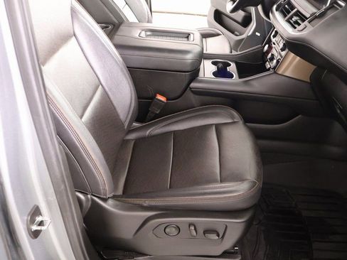 Used 2024 Chevrolet Suburban High Country w/ Advanced Technology Package AWD/4WD image 14