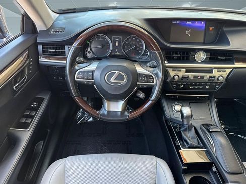 Used 2018 Lexus ES 350 w/ Navigation System Package FWD image 29