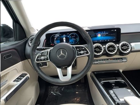 Used 2022 Mercedes-Benz GLB 250 w/ Premium Package Lite image 34