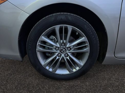 Used 2017 Toyota Camry SE image 14