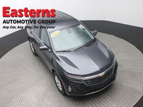 Used 2023 Chevrolet Equinox LT w/ Driver Convenience Package image 3
