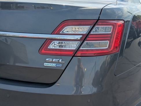 Used 2016 Ford Taurus SEL image 4