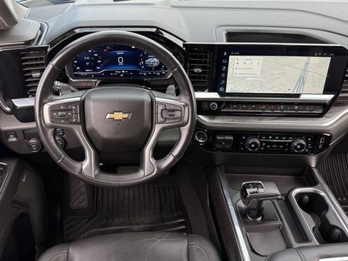 Used 2022 Chevrolet Silverado 1500 LTZ image 12