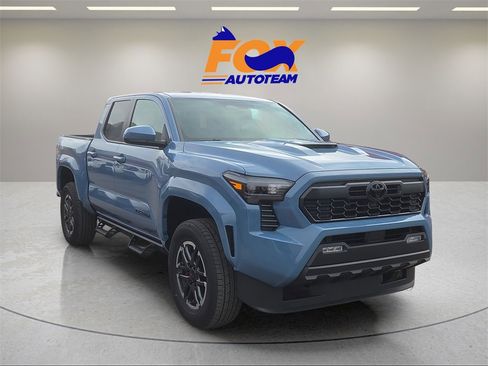 New 2026 Toyota Tacoma TRD Sport image 7