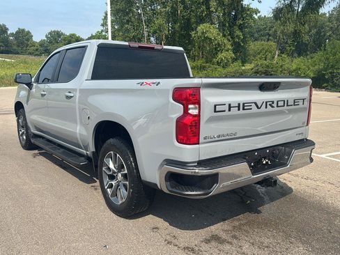 Used 2024 Chevrolet Silverado 1500 LT AWD/4WD image 3