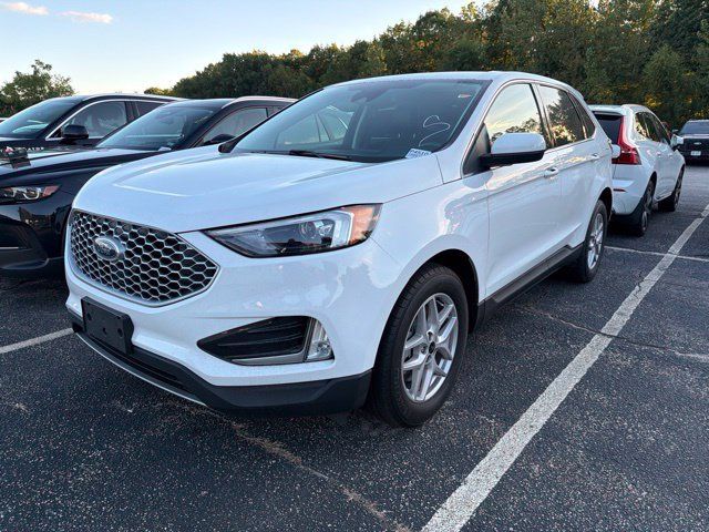 Used 2023 Ford Edge SEL w/ Convenience Package AWD/4WD image 3