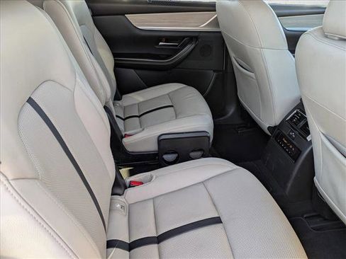 Used 2024 MAZDA CX-90 3.3 Turbo w/ Premium Package image 16