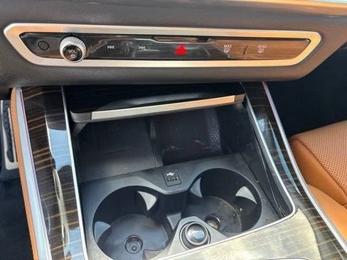 Used 2025 BMW X5 sDrive40i w/ M Sport Package RWD image 32