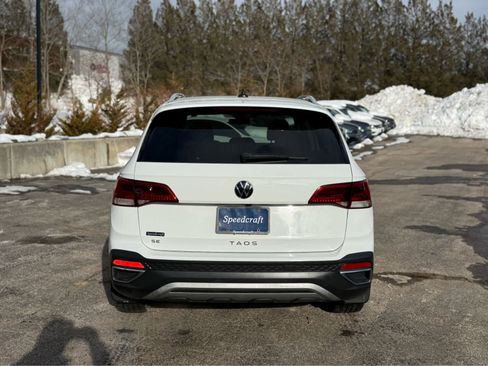 Used 2024 Volkswagen Taos SE image 6