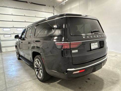 Used 2024 Jeep Wagoneer L Series II w/ Convenience Group I AWD/4WD image 8